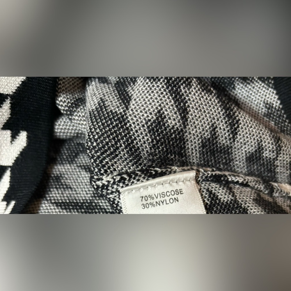 Lucy Paris V-Neck Sweater in Black and White Houndstooth - Picture 5 of 6